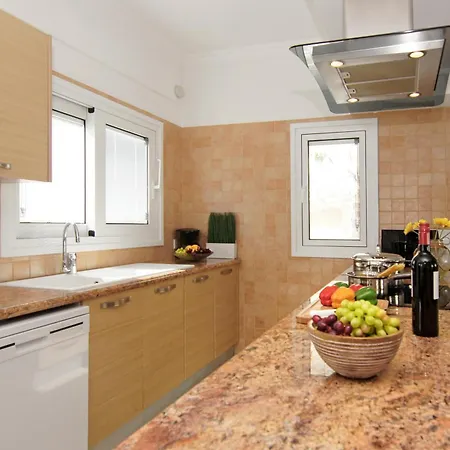 Alyson Villa Paralimni